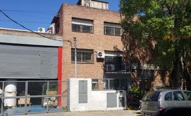 Edificio en Block para uso INDUSTRIAL y de OFICINAS en  Martínez
