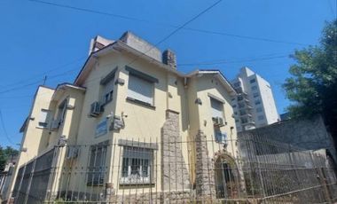 Casa en venta - 3 Dormitorios 3 Baños 2 Cocheras - 204Mts2 - Quilmes