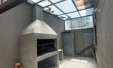 Casa en venta - 3 Dormitorios 3 Baños 2 Cocheras - 204Mts2 - Quilmes