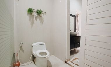 RUMAH CANTIK 2 LANTAI DEKAT PLAZA RENON