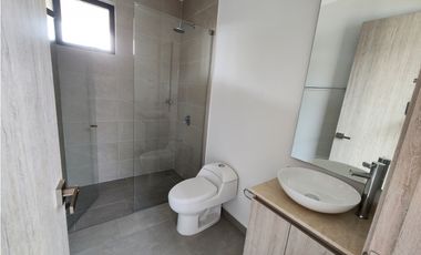 CASA EN VENTA Y ALQUILER EN ALTOS DE LOS ROSALES