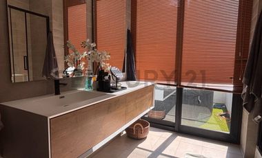 DEPARTAMENTO CON PATIO PRIVADO 3 DORM + SALA, 2 EST