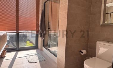 DEPARTAMENTO CON PATIO PRIVADO 3 DORM + SALA, 2 EST