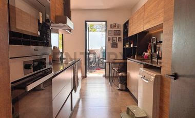 DEPARTAMENTO CON PATIO PRIVADO 3 DORM + SALA, 2 EST