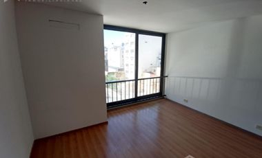 Rioja 1200. Oficinas 40m² aprox. Excelente calidad. A estrenar.