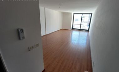 Rioja 1200. Oficinas 40m² aprox. Excelente calidad. A estrenar.