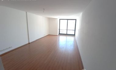 Rioja 1200. Oficinas 40m² aprox. Excelente calidad. A estrenar.