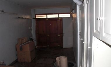 Casa 4 amb de categeoria + depto 2 amb garage, en muy buenas condiciones y tiene una renta actual de $ 11.000.-