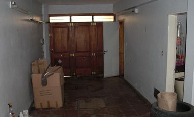 Casa 4 amb de categeoria + depto 2 amb garage, en muy buenas condiciones y tiene una renta actual de $ 11.000.-