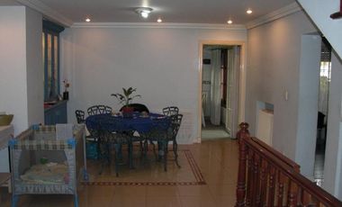 Casa 4 amb de categeoria + depto 2 amb garage, en muy buenas condiciones y tiene una renta actual de $ 11.000.-