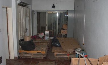 Casa 4 amb de categeoria + depto 2 amb garage, en muy buenas condiciones y tiene una renta actual de $ 11.000.-