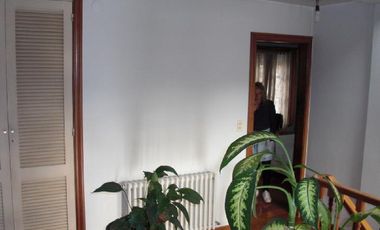 Casa 4 amb de categeoria + depto 2 amb garage, en muy buenas condiciones y tiene una renta actual de $ 11.000.-