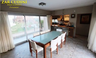VENTA PINAMAR CASA 5 AMBIENTES CON JACUZZI