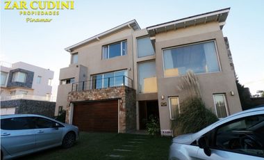 VENTA PINAMAR CASA 5 AMBIENTES CON JACUZZI