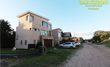 VENTA PINAMAR CASA 5 AMBIENTES CON JACUZZI