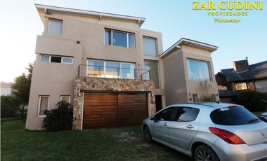 VENTA PINAMAR CASA 5 AMBIENTES CON JACUZZI