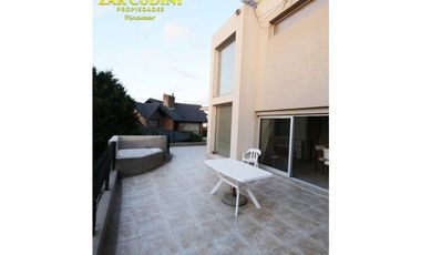 VENTA PINAMAR CASA 5 AMBIENTES CON JACUZZI