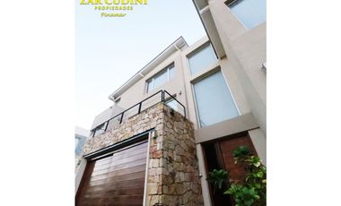 VENTA PINAMAR CASA 5 AMBIENTES CON JACUZZI