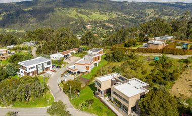 casa en venta en bosques de encenillo. Cod V4707