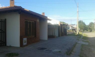 CHALET EN 3 AMBIENTES EN PLANTA BAJA EN COSTA AZUL