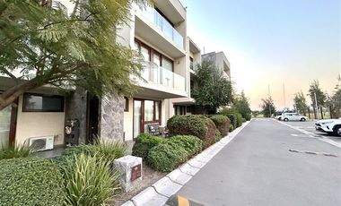 EN VENTA EXCLUSIVO LOFT TIPO TOWNHOUSE EN CHICUREO