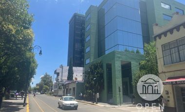 Venta de Edificio frente a La Alameda Central de Toluca en Toluca, Edomex