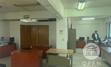 Venta de Edificio frente a La Alameda Central de Toluca en Toluca, Edomex