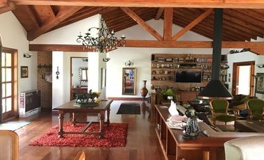 CASA EN VENTA UBICADA EN EL RETIRO SECTOR VIA EL ESCOBERO
