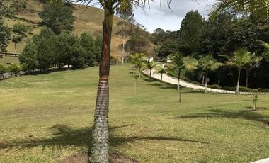 CASA EN VENTA UBICADA EN EL RETIRO SECTOR VIA EL ESCOBERO