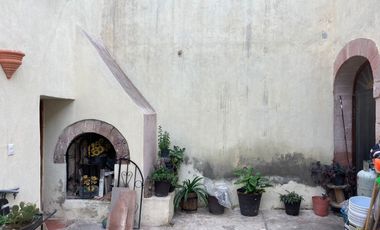 Casa con 2 Locales Comerciales en Venta en Guadalupe, en Zona Centro