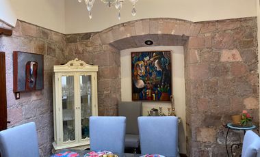 Casa con 2 Locales Comerciales en Venta en Guadalupe, en Zona Centro