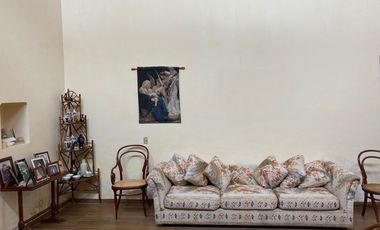 Casa con 2 Locales Comerciales en Venta en Guadalupe, en Zona Centro