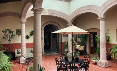 Casa con 2 Locales Comerciales en Venta en Guadalupe, en Zona Centro