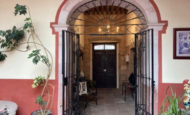 Casa con 2 Locales Comerciales en Venta en Guadalupe, en Zona Centro