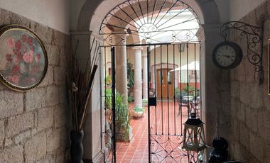 Casa con 2 Locales Comerciales en Venta en Guadalupe, en Zona Centro