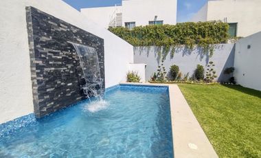 Casa en venta con gran jardín, alberca en Fracc. privado  en Yautepec ,Morelos.