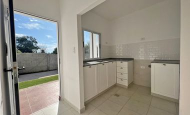 VENTAS DE CASAS EN COMPLEJO CERRADO 2 DORMITORIOS