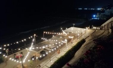 En renta departamento de lujo con  vista al mar Manta Ecuador.