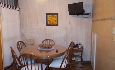 CHALET 5 AMBIENTES C/GARAGE A MTS DE COLEGIO DON BOSCO  Y 1 C/ DE AV DE MAYO
TOMA CASA MENOR VALOR EN LA ZONA