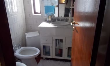 CHALET 5 AMBIENTES C/GARAGE A MTS DE COLEGIO DON BOSCO  Y 1 C/ DE AV DE MAYO
TOMA CASA MENOR VALOR EN LA ZONA