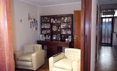 CHALET 5 AMBIENTES C/GARAGE A MTS DE COLEGIO DON BOSCO  Y 1 C/ DE AV DE MAYO
TOMA CASA MENOR VALOR EN LA ZONA