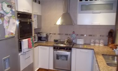 CHALET 5 AMBIENTES C/GARAGE A MTS DE COLEGIO DON BOSCO  Y 1 C/ DE AV DE MAYO
TOMA CASA MENOR VALOR EN LA ZONA