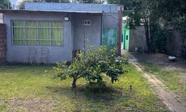 Casa en venta en Isidro Casanova