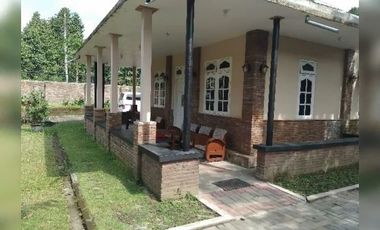 Dijual rumah semi villa dekat alun-alun pengging Boyolali