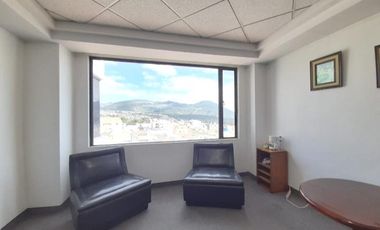 Renta de Oficina Amoblada  30m2 con linda vista  el Condado, Norte de Quito: Ubicación Estratégica