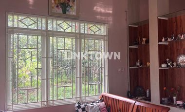 Villa Halaman Luas Free Gazebo dan Furniture di Purwodadi Pasuruan