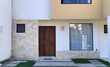 Casa en venta 3 recamarás Marroka Residencial León Gto. Eje Metropolitano