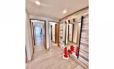 VENTA DE MODERNA CASA de 1 sólo nivel con PISCINA. POBLADO LAS PALMAS.