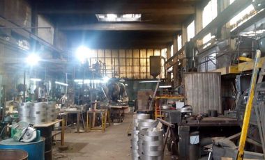 Galpón C/local 700m2 S/av. Mosconi Con Salida A 2 Calles - Lomas Del Mirador