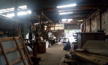 Galpón C/local 700m2 S/av. Mosconi Con Salida A 2 Calles - Lomas Del Mirador